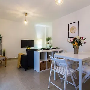 cruz-vieja-centrico-3-rooms.hotelsincadiz.net/